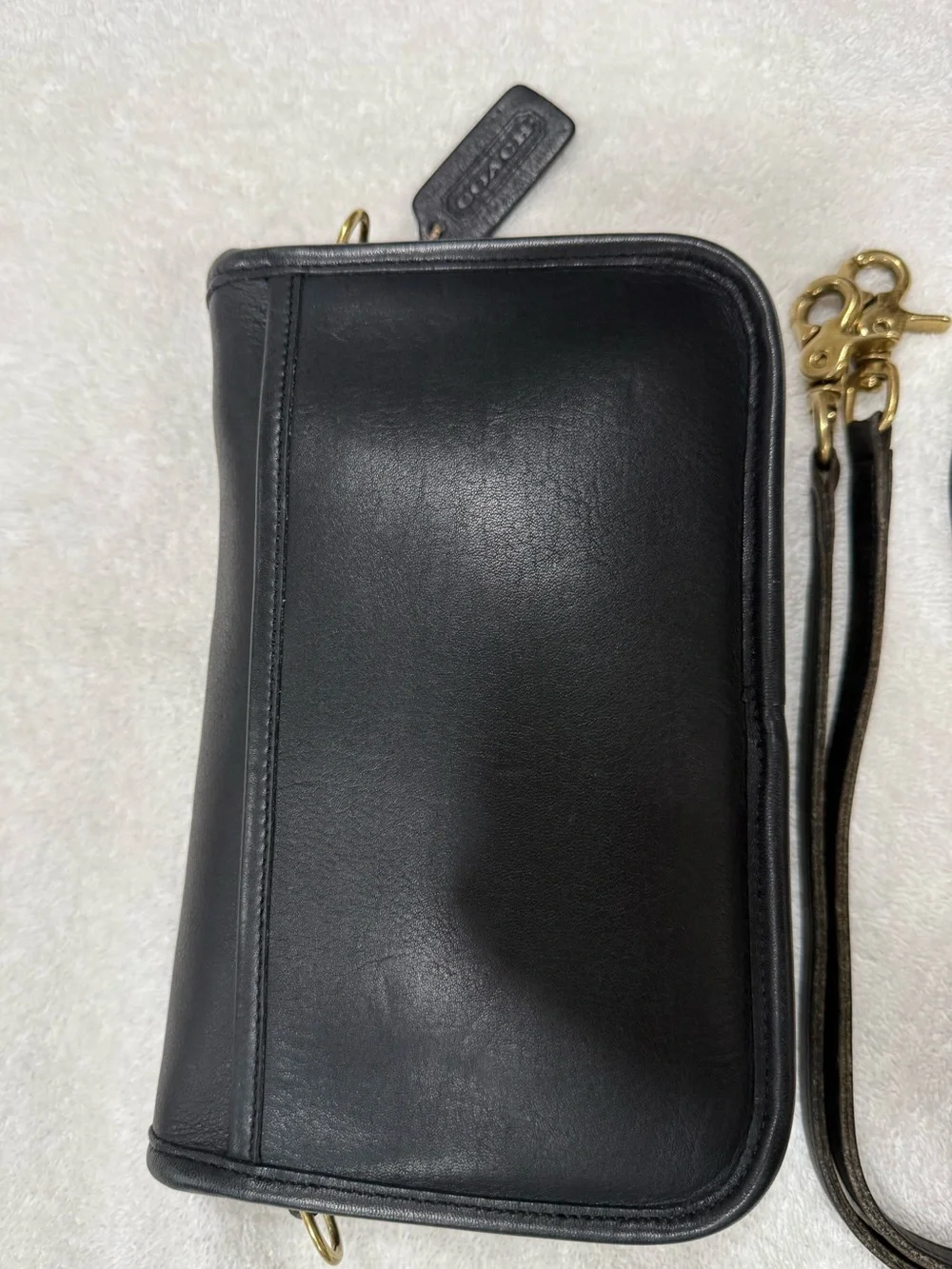 Vintage Coach 9755 Dinky Black Leather Crossbody/Shoulder Bag with Gold Turnlock - Picture 2 of 7